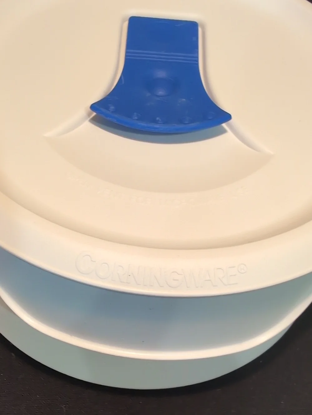 Matching Set Of 4 (Four) Vintage Corningware French White F-16-B W/ Vented Lids
